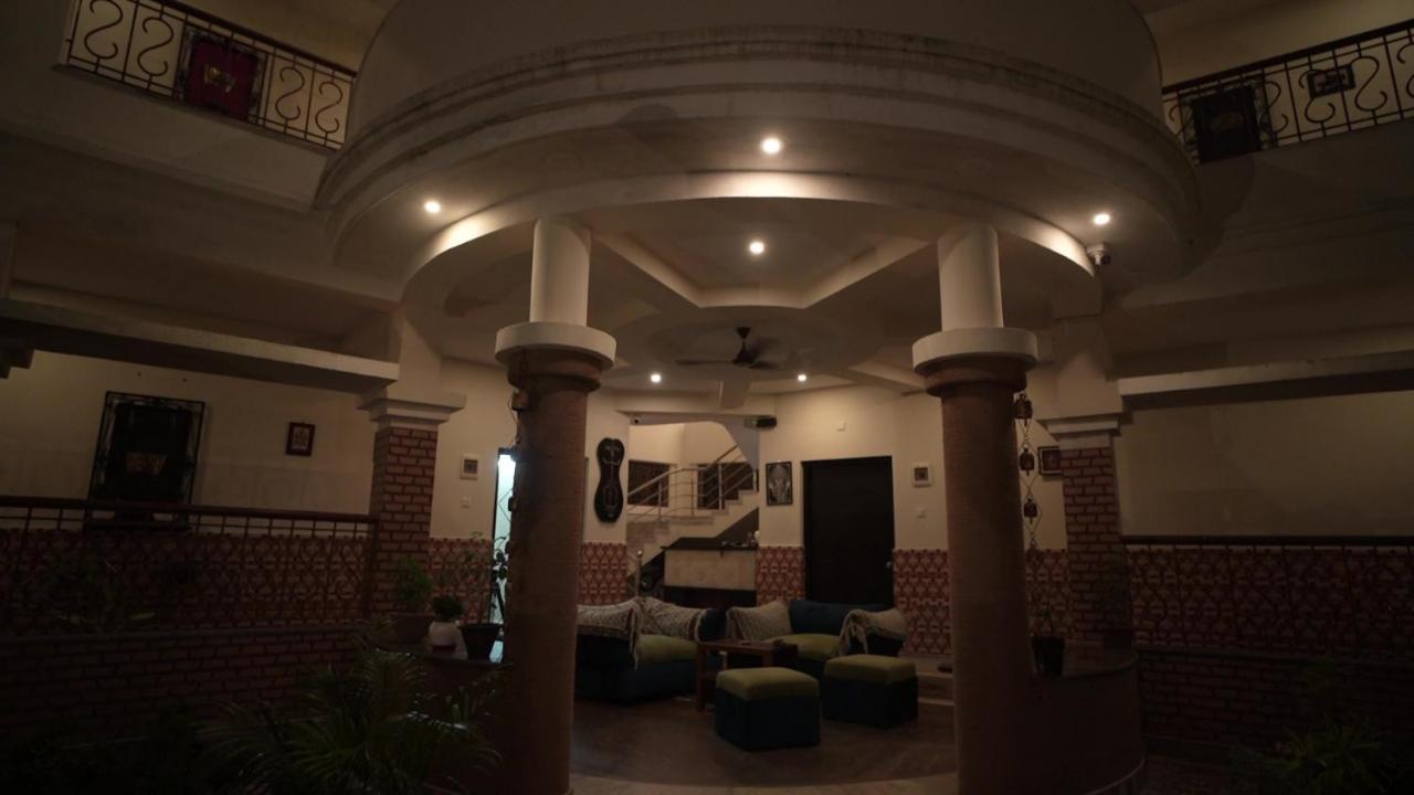 Hotel Kolam Shantiniketan Bagian luar foto