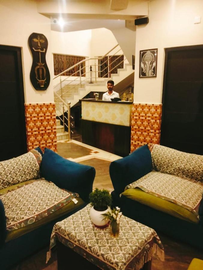 Hotel Kolam Shantiniketan Bagian luar foto